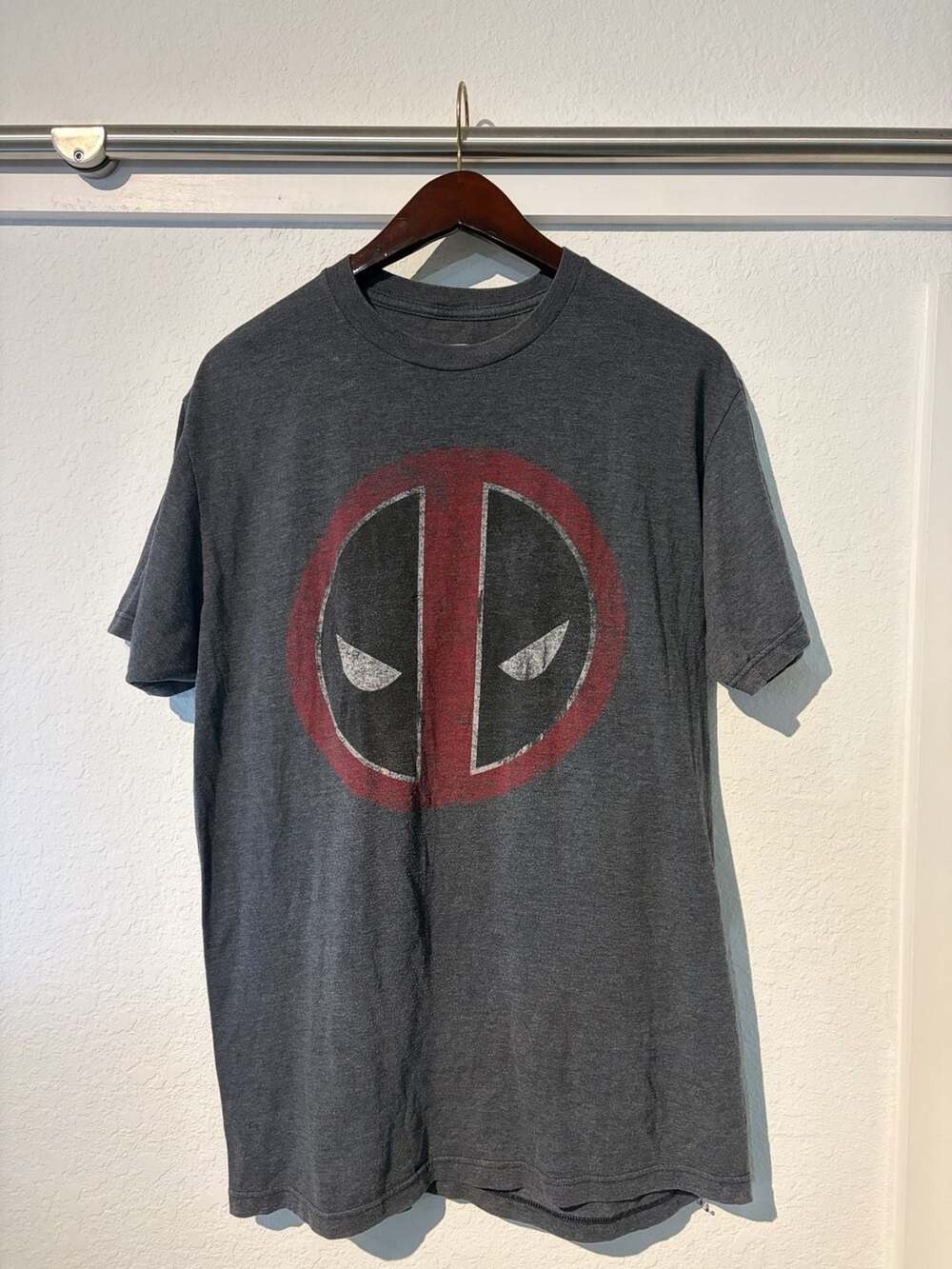 Marvel Deadpool Graphic T-Shirt Size L Charcoal Gray